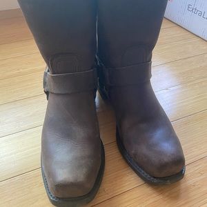 Men’s size 11 FRYE boots
